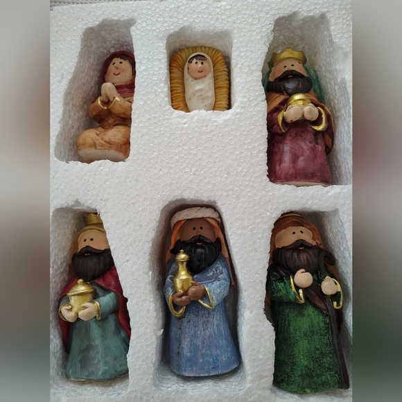 Other - Nativity Scene Figurines Set